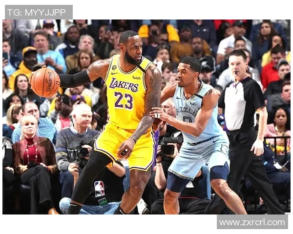 詹姆斯怒瞪姚明赛场对峙瞬间引发球迷热议与回忆 詹姆斯怒瞪姚明赛场对峙瞬间引发球迷热议与回忆